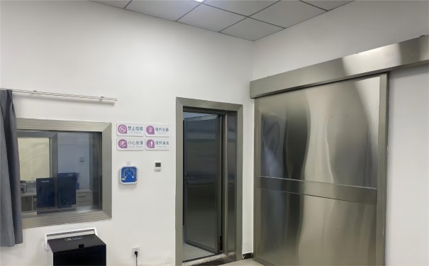 四川光銘防輻射工程的“520”有些什么呢？防輻射鉛門、鉛板、硫酸鋇